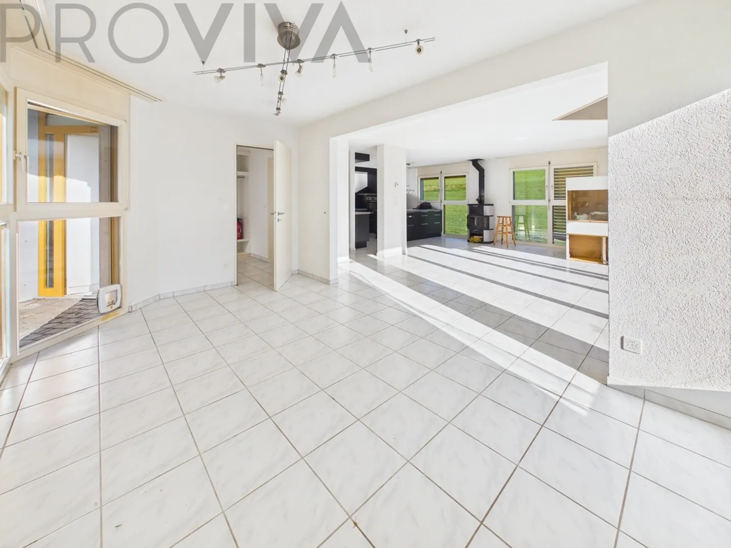 Charming house with large garden and wide view into the greenery - Photo 4 of 8