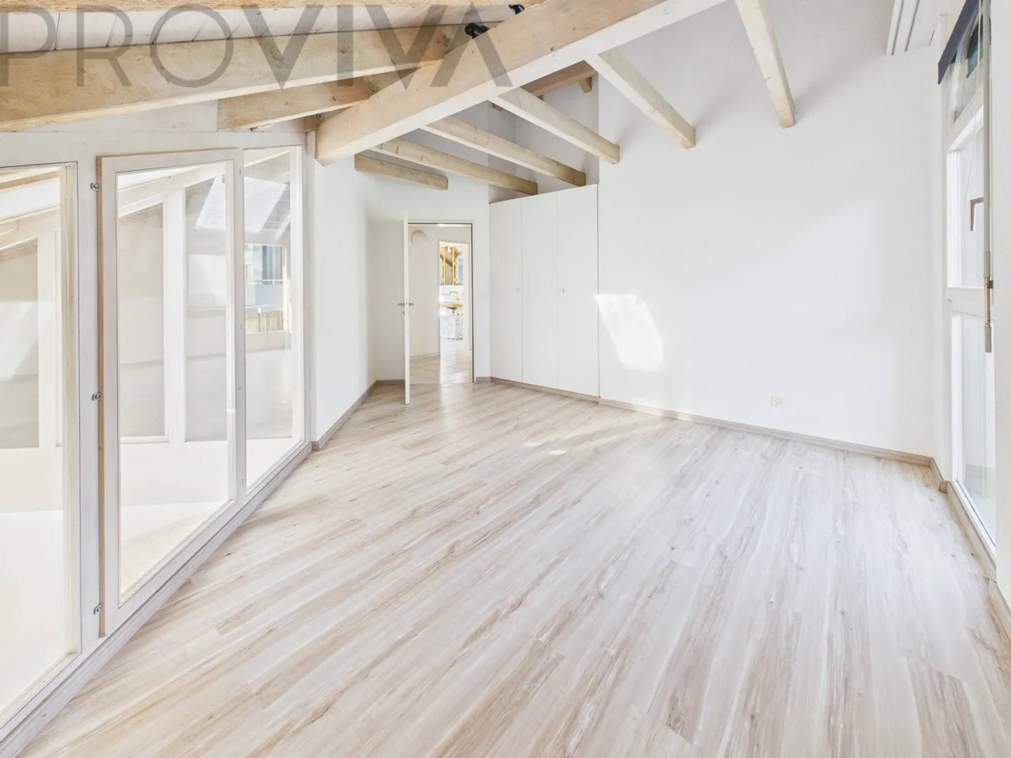 Charming house with large garden and wide view into the greenery - Photo 5 of 8