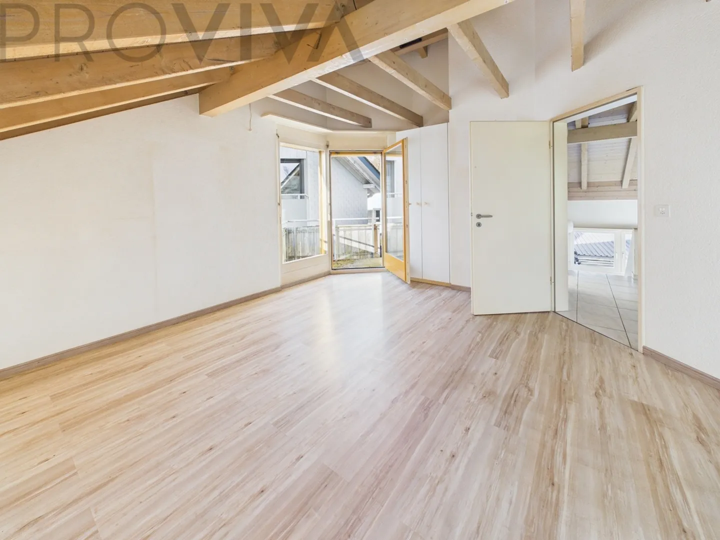 Charming house with large garden and wide view into the greenery - Photo 8 of 8