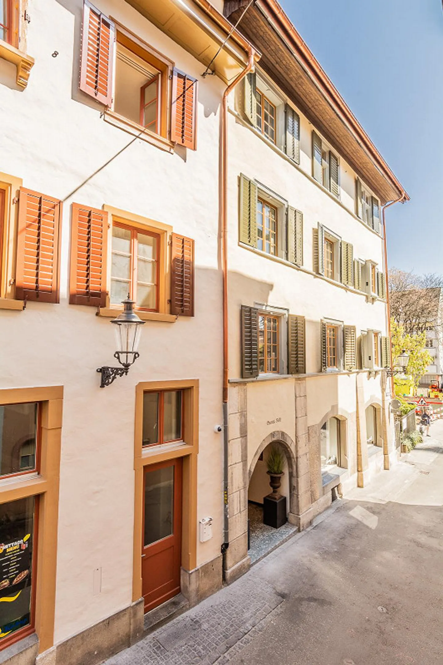 Vivre de manière unique au cœur de la vieille ville de Schaffhouse - Photo 2 sur 8