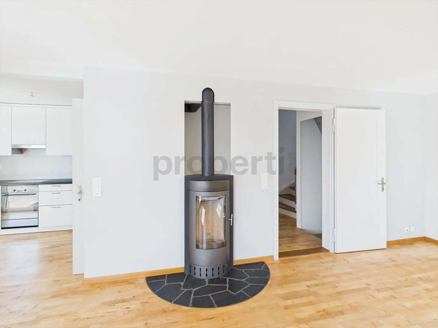 Freshly renovated 4.5-room apartment with large terrace in a quiet residential area in Wettswil am Albis - Photo 7 of 13