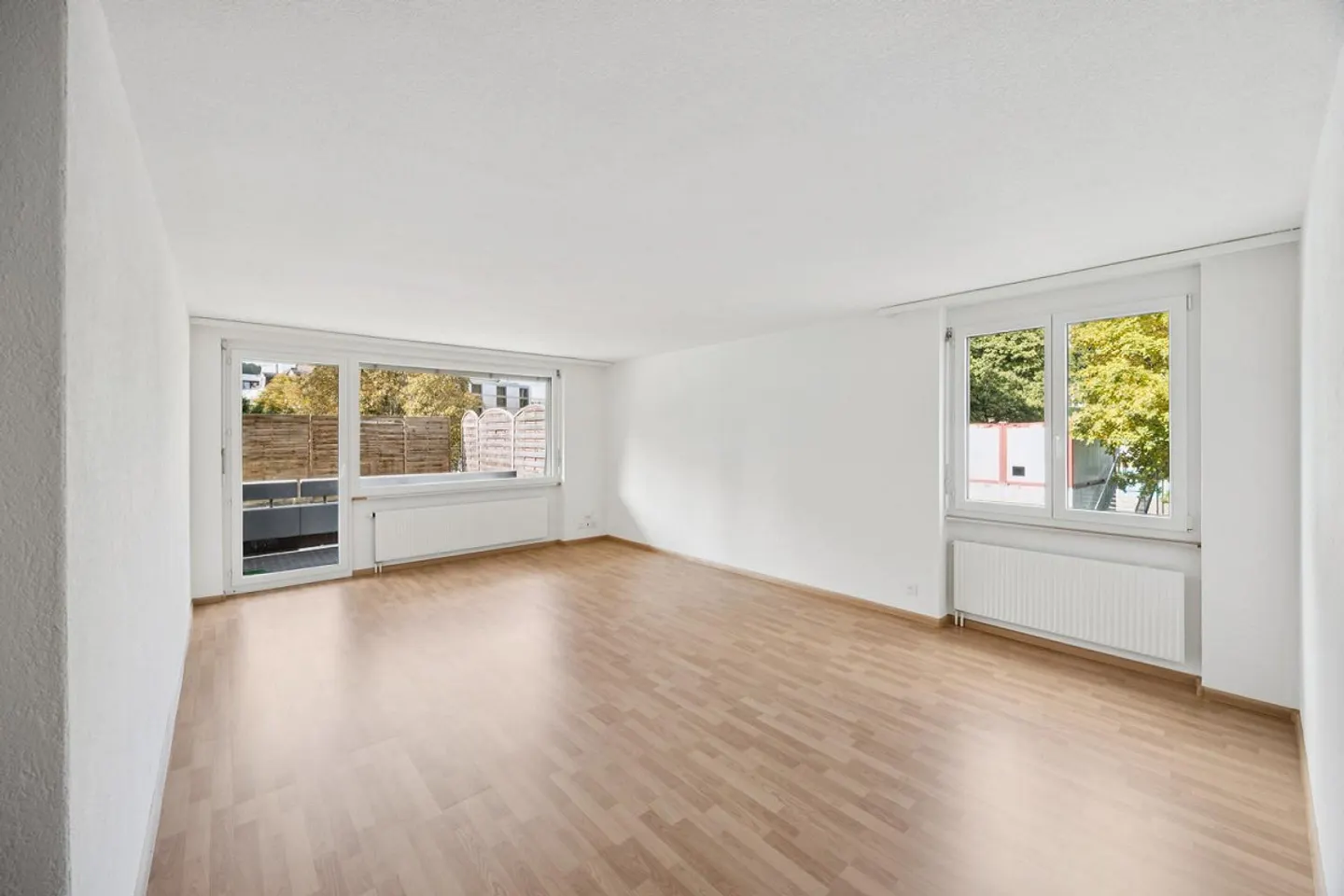 Appartement de 4,5 pièces fraîchement rénové dans un emplacement calme et central - Photo 2 sur 10