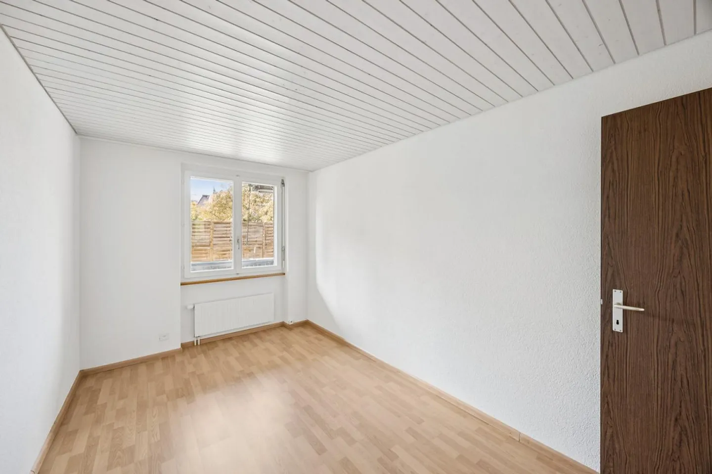 Appartement de 4,5 pièces fraîchement rénové dans un emplacement calme et central - Photo 4 sur 10