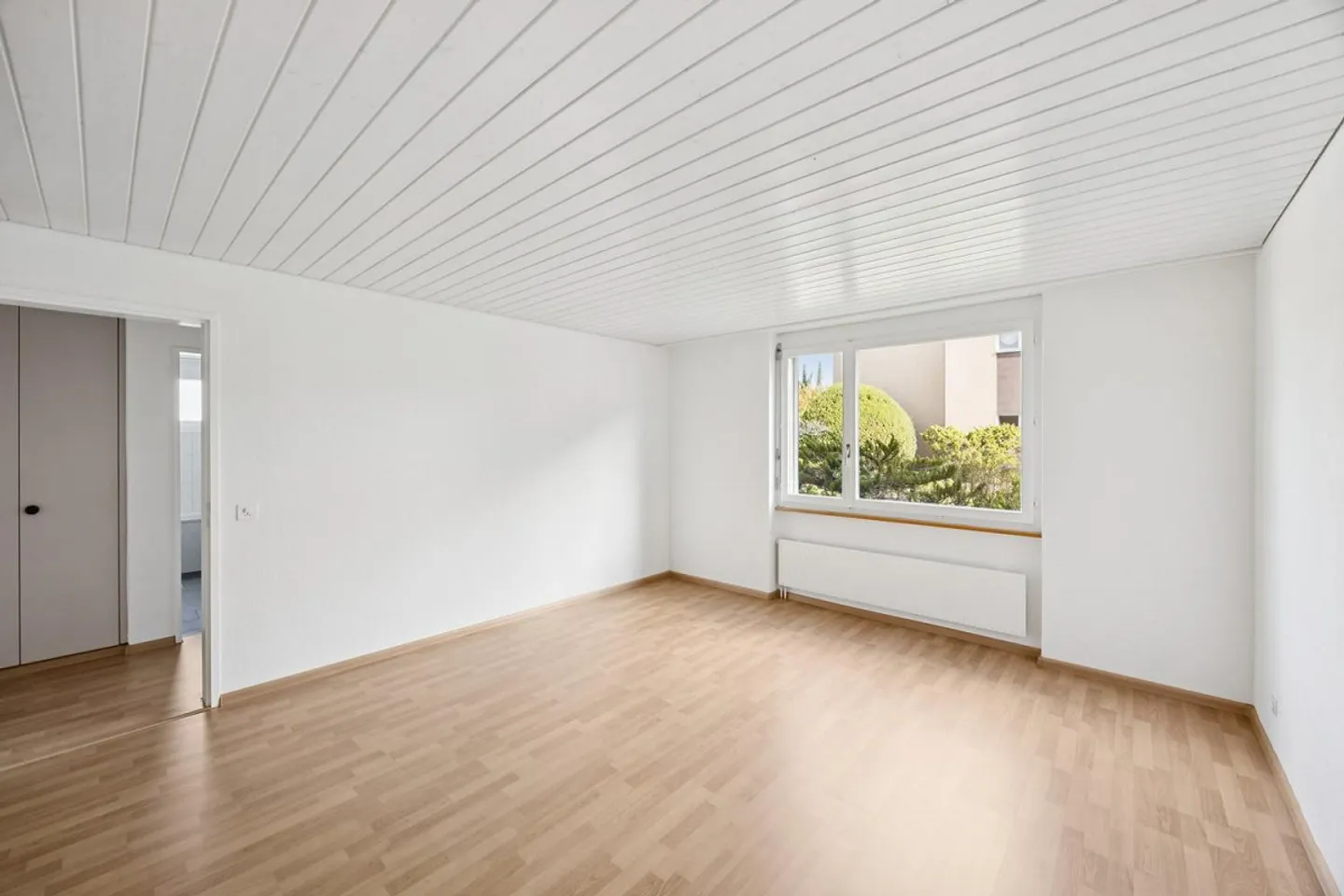 Appartement de 4,5 pièces fraîchement rénové dans un emplacement calme et central - Photo 3 sur 10