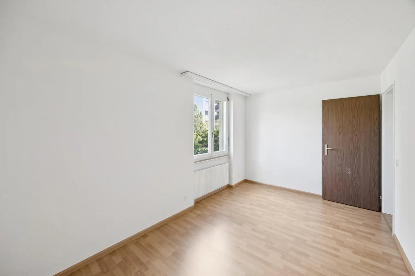 Appartement de 4,5 pièces fraîchement rénové dans un emplacement calme et central - Photo 5 sur 10