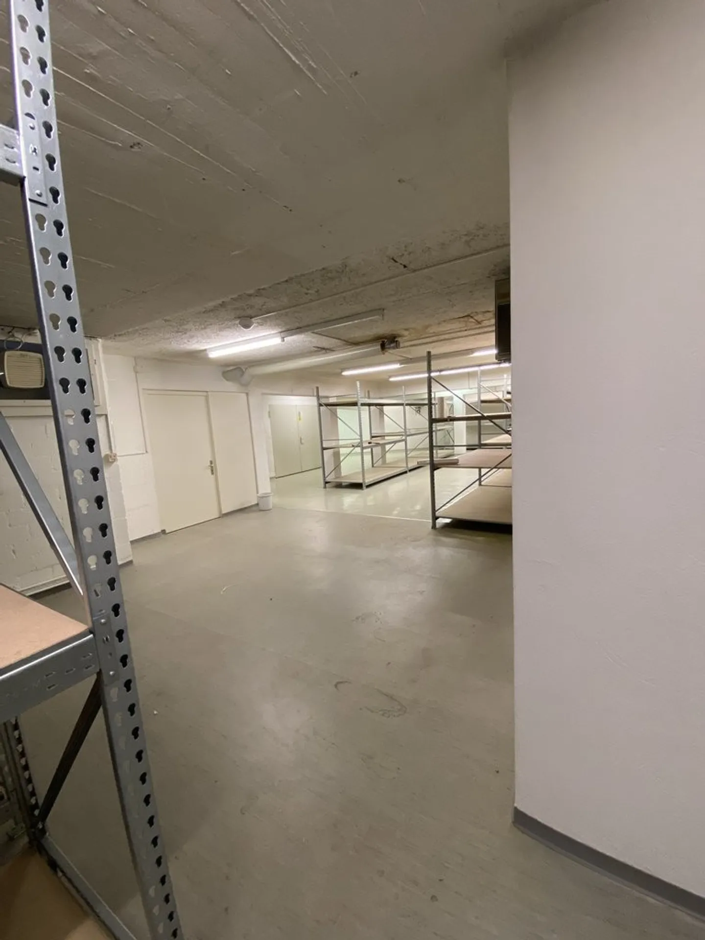 Attractive commercial space - limited until 31.03.2029 - Photo 6 of 9