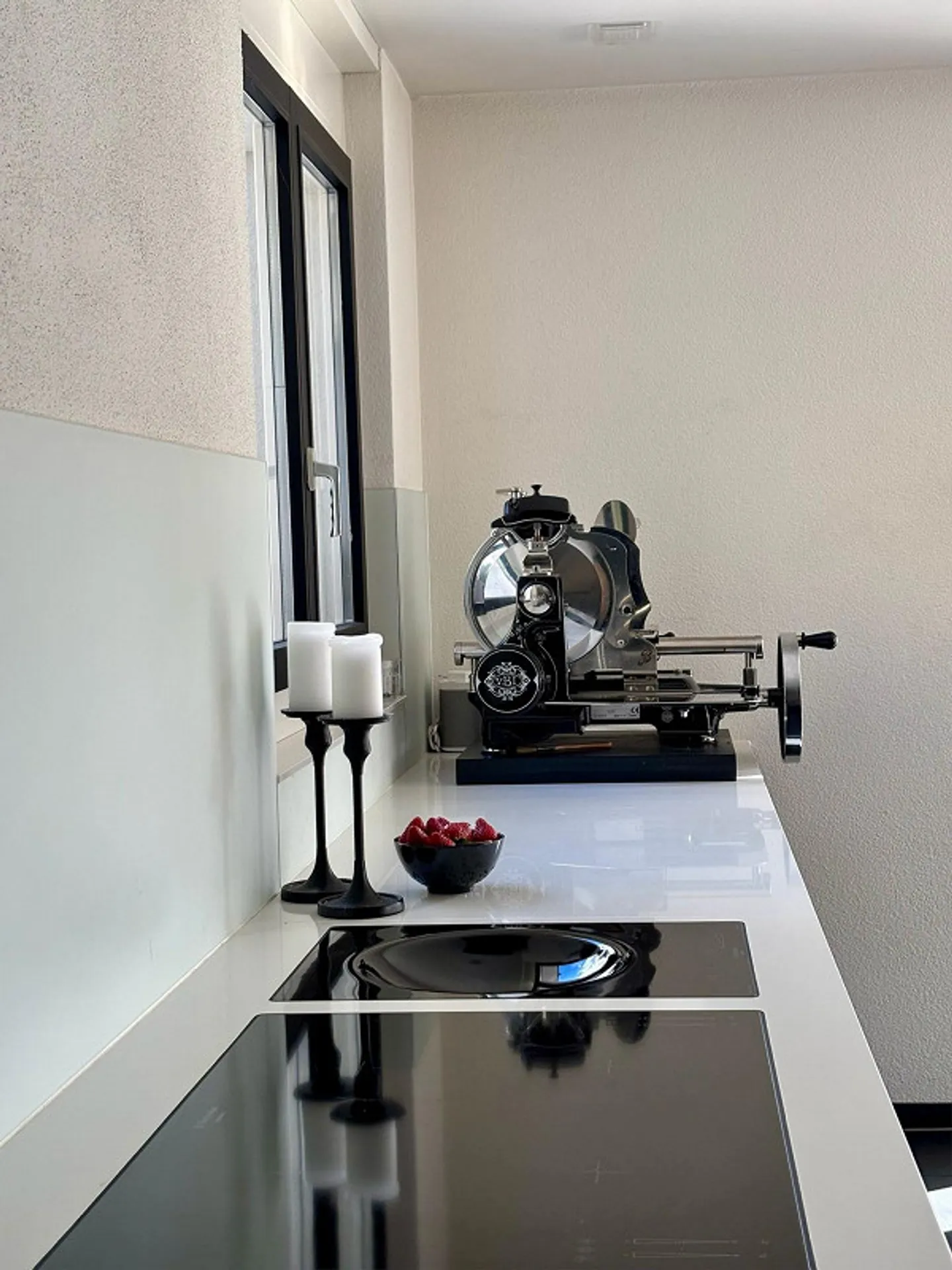 6.5-Room Single-Family House with Panoramic View and Sun Exposure - Photo 5 of 13