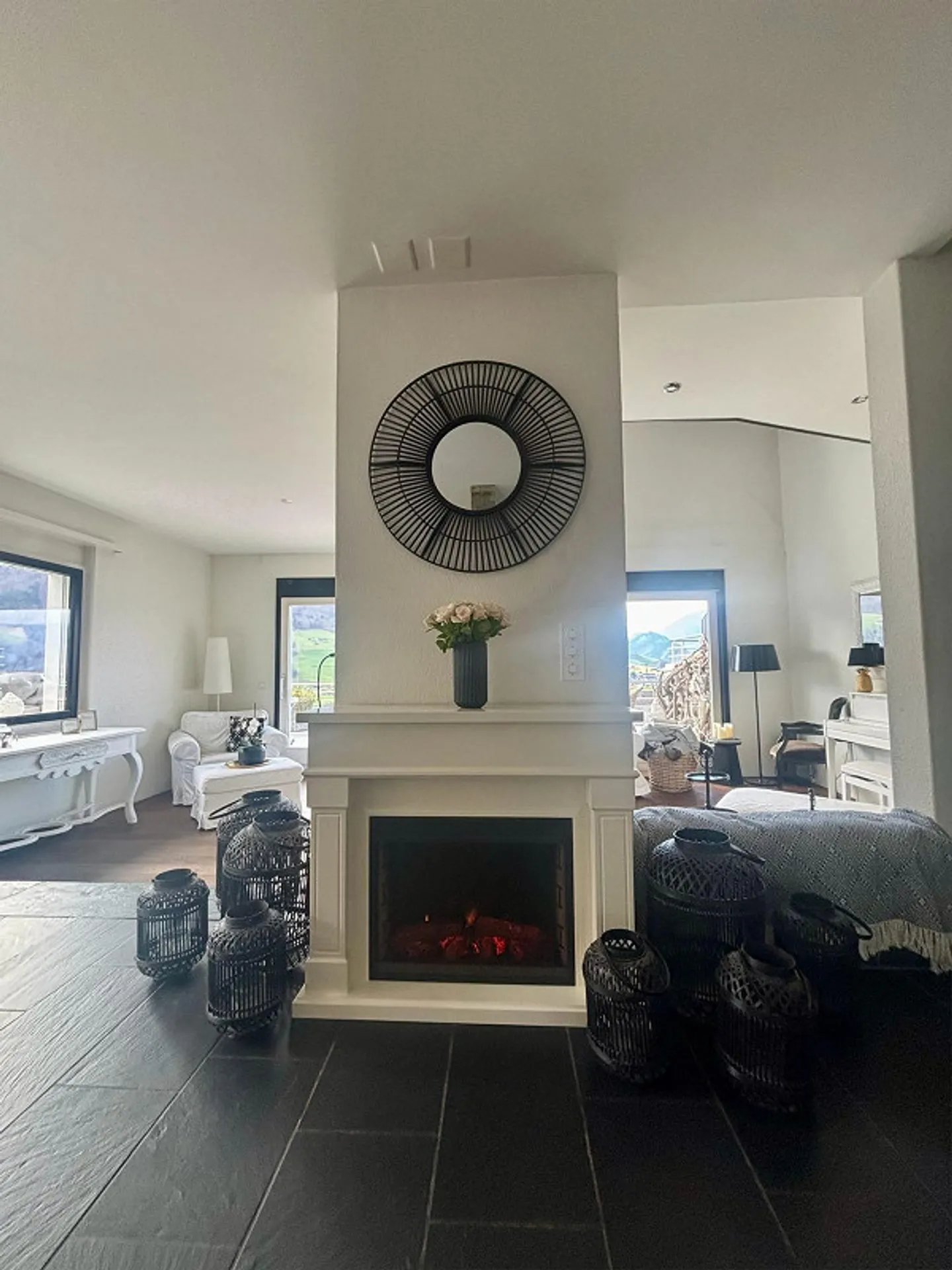 6.5-Room Single-Family House with Panoramic View and Sun Exposure - Photo 3 of 13