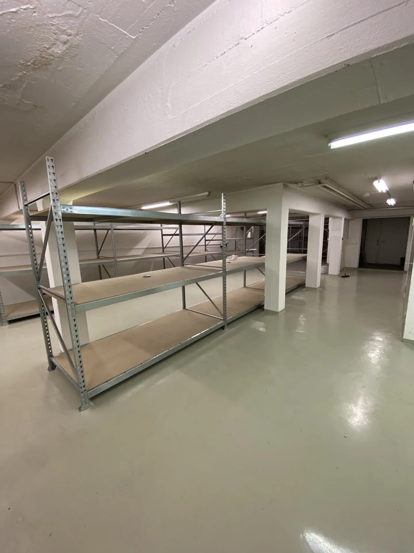 Attractive commercial space - limited until 31.03.2029 - Photo 5 of 9