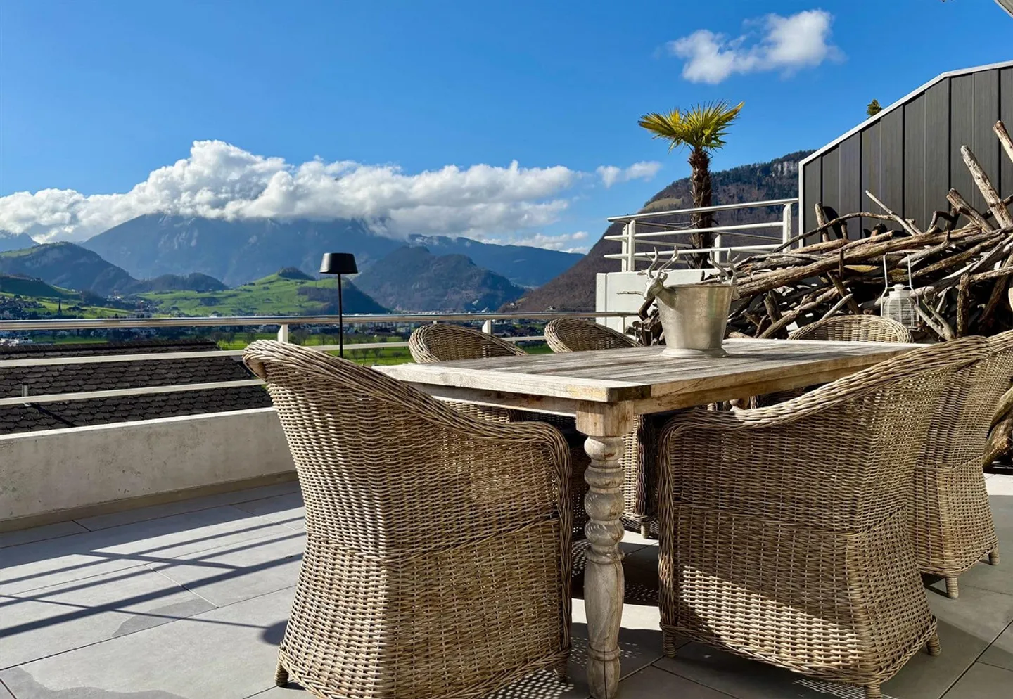 6.5-Room Single-Family House with Panoramic View and Sun Exposure - Photo 12 of 13