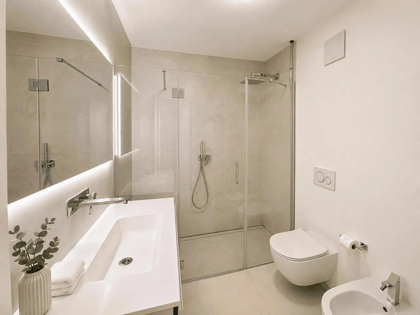 APPARTEMENT 2.5 DANS UNE RÉSIDENCE RÉCENTE AVEC PISCINE - Photo 8 sur 13