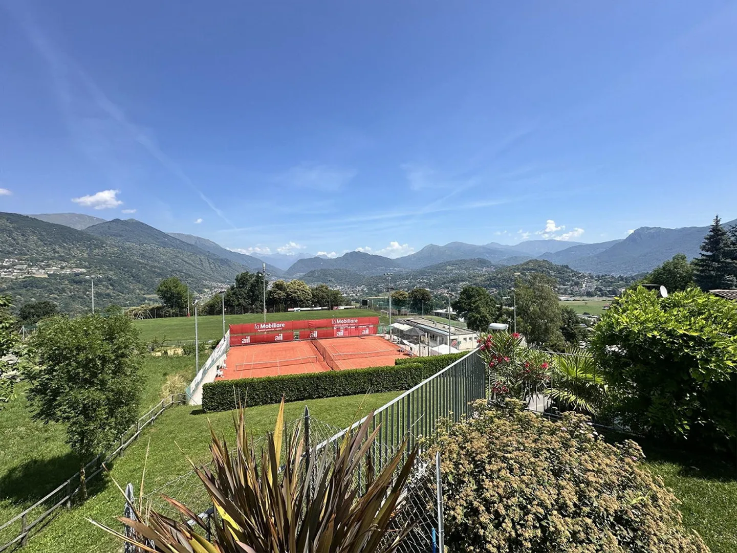 APPARTEMENT 2.5 DANS UNE RÉSIDENCE RÉCENTE AVEC PISCINE - Photo 12 sur 13