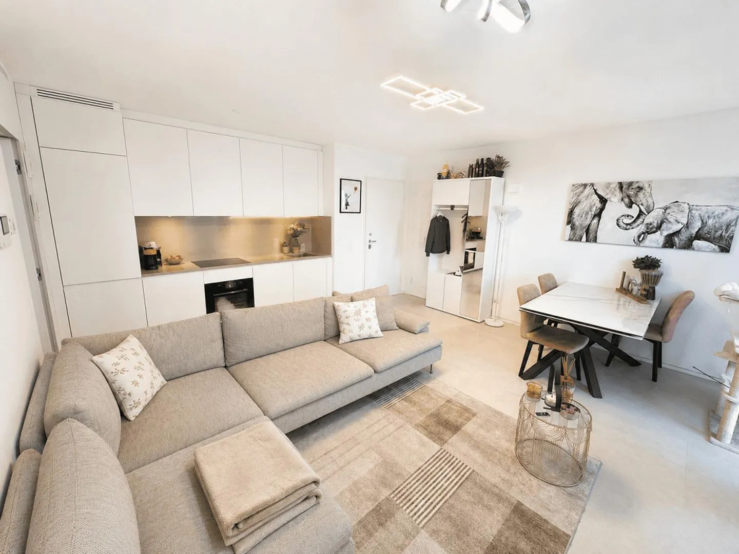 APPARTEMENT 2.5 DANS UNE RÉSIDENCE RÉCENTE AVEC PISCINE - Photo 4 sur 13