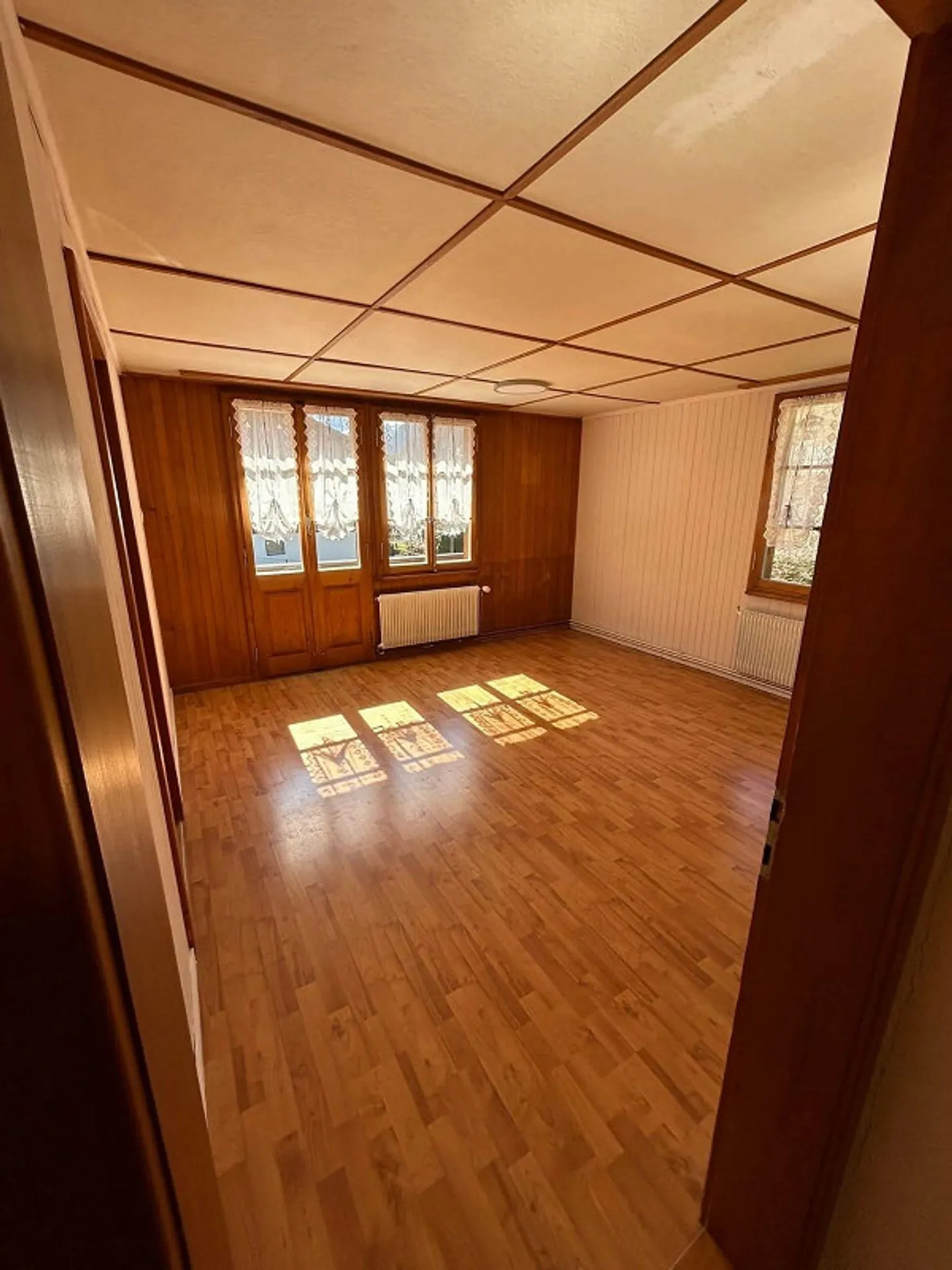 Very large and bright 2.5-room apartment. Quiet yet centrally located. - Photo 4 of 8