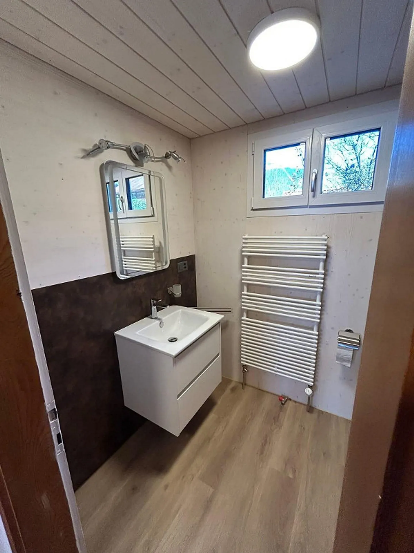 Very large and bright 2.5-room apartment. Quiet yet centrally located. - Photo 5 of 8