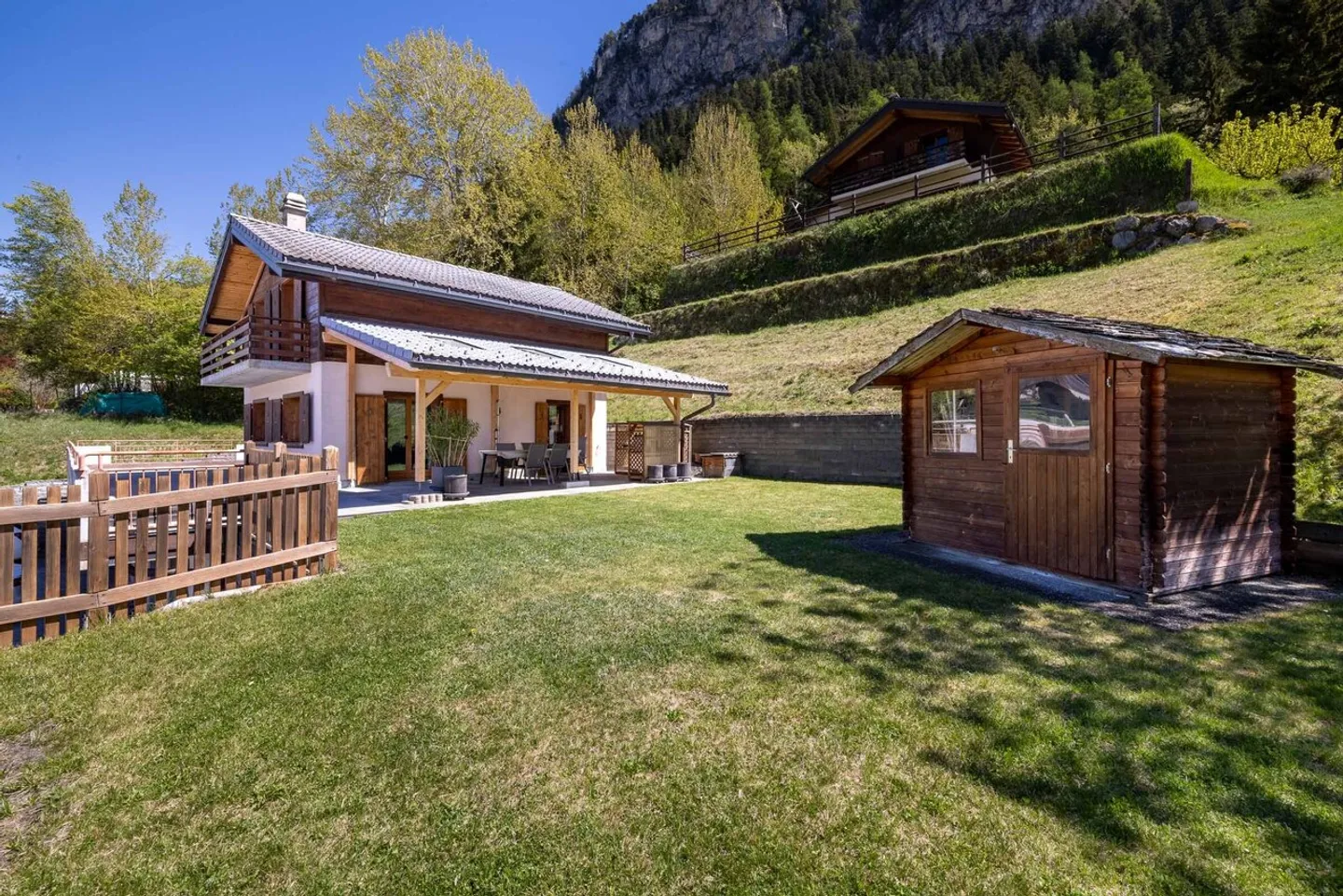 Charming chalet on 3 levels with open view - Photo 1 of 10
