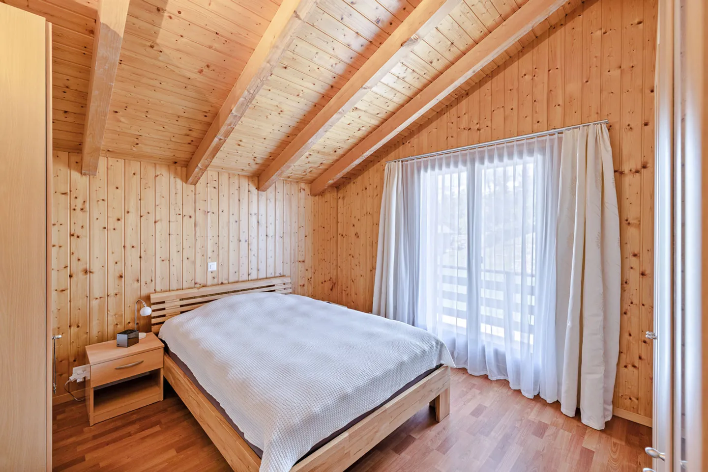 Charming chalet on 3 levels with open view - Photo 6 of 10