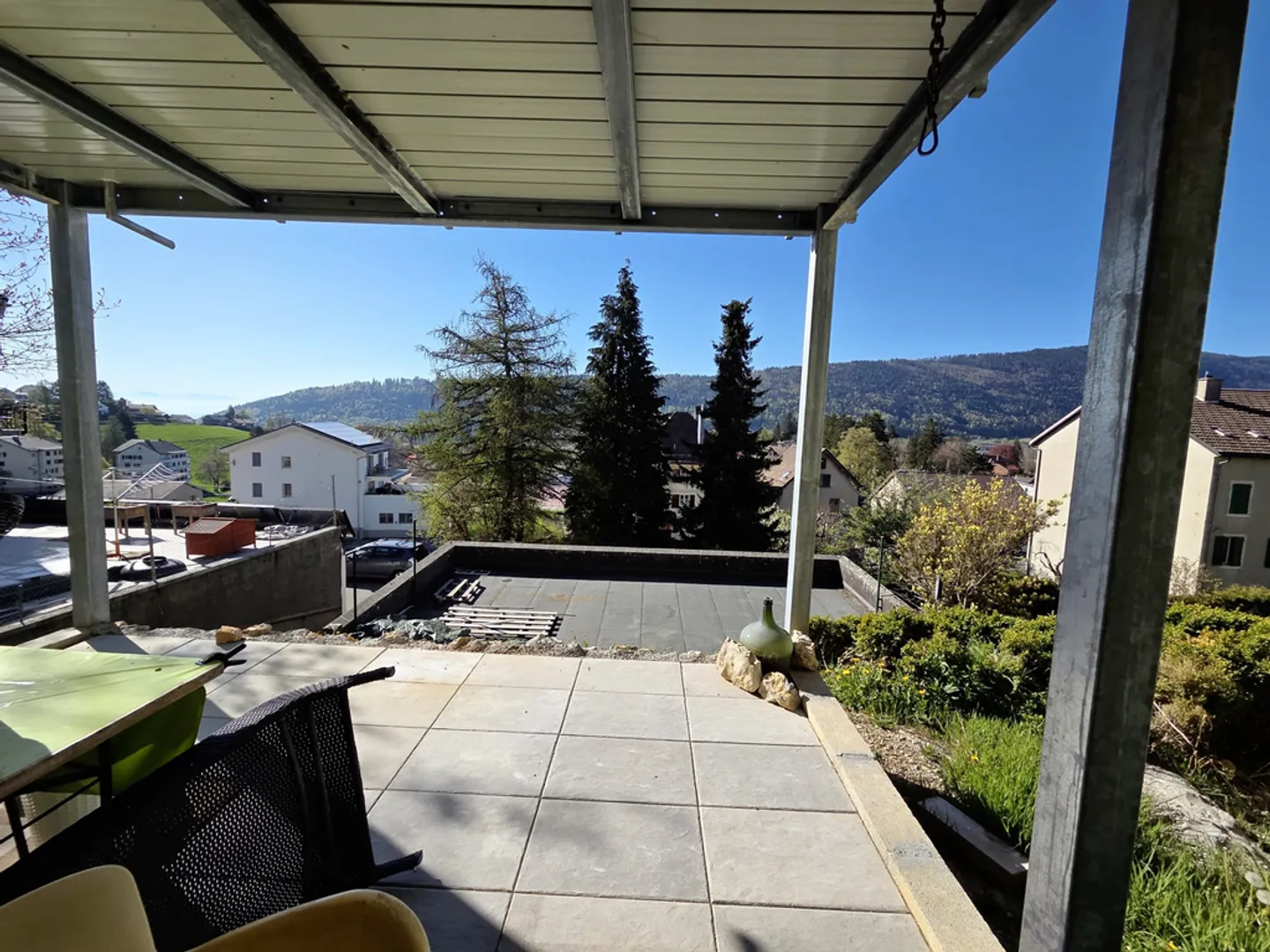 Three-room apartment on the ground floor - Photo 2 of 4