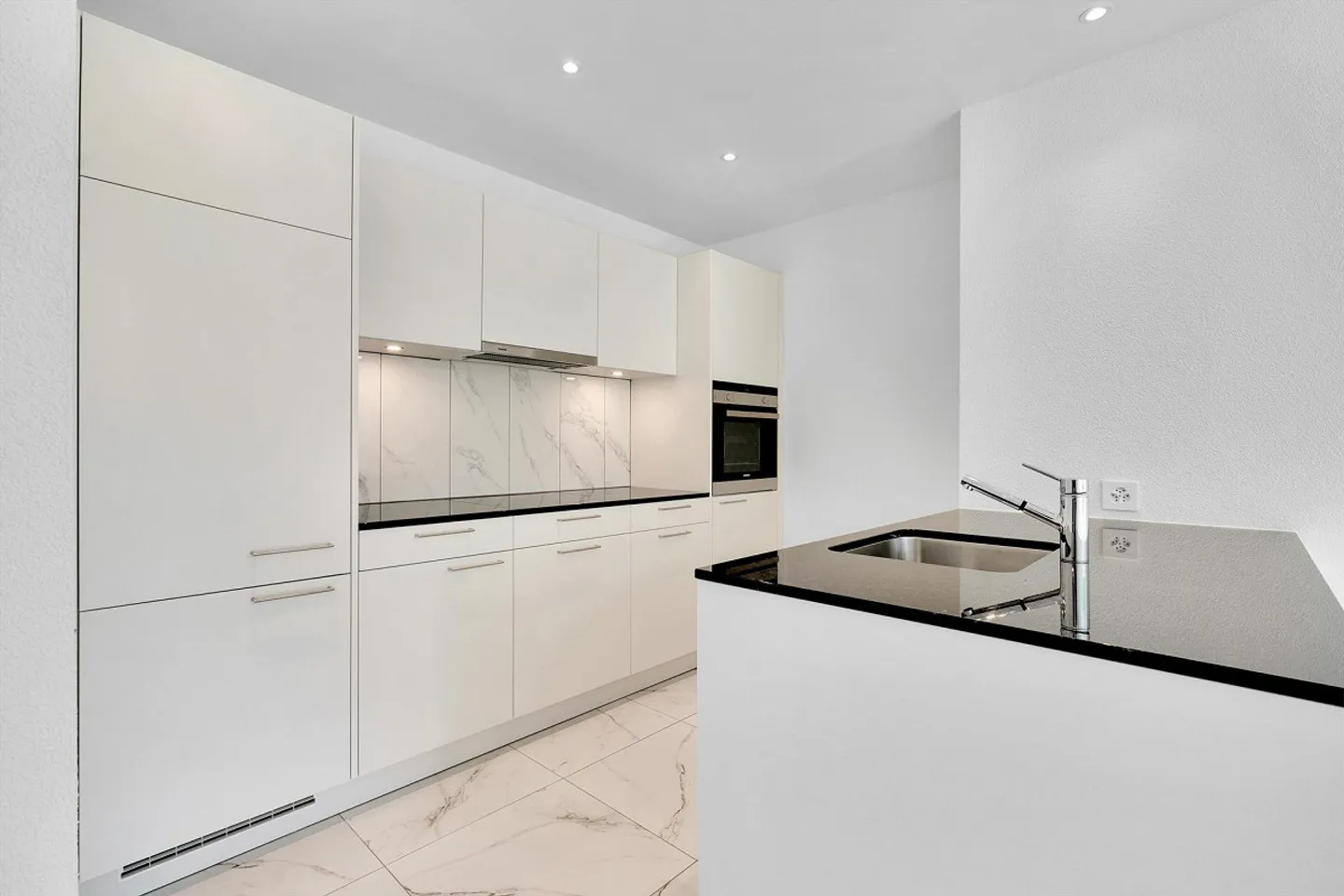 Living with a view of greenery - Photo 3 of 11