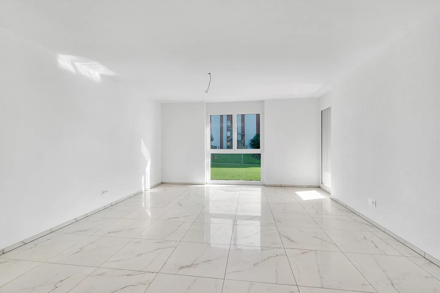 Living with a view of greenery - Photo 4 of 11