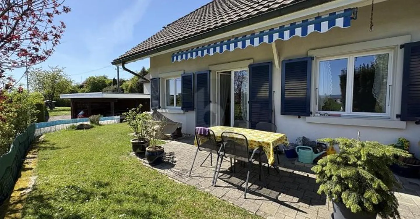 Charmantes Doppelhaus mit Garten - Foto 2 von 6