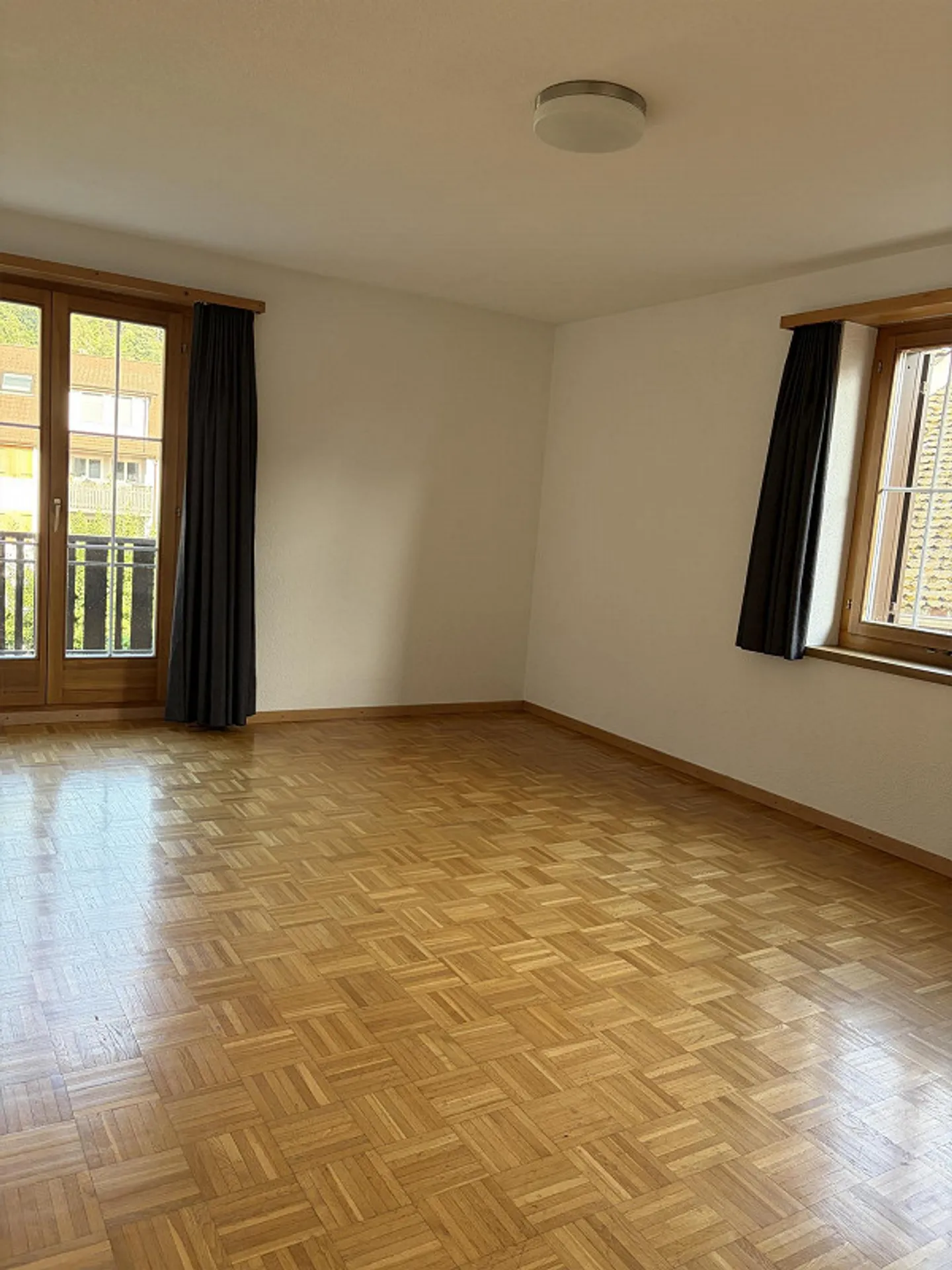 Grosszügige Wohnung mit zwei Balkonen - Foto 10 von 22
