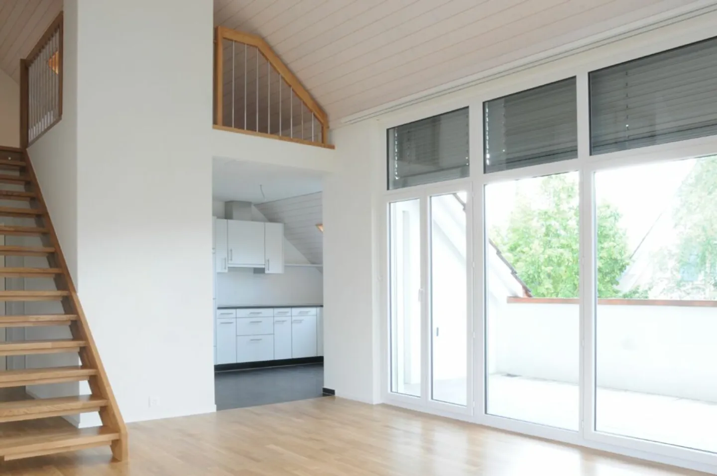 Beautiful 3.5-room maisonette apartment with gallery and terrace in Bäretswil - Photo 6 of 9