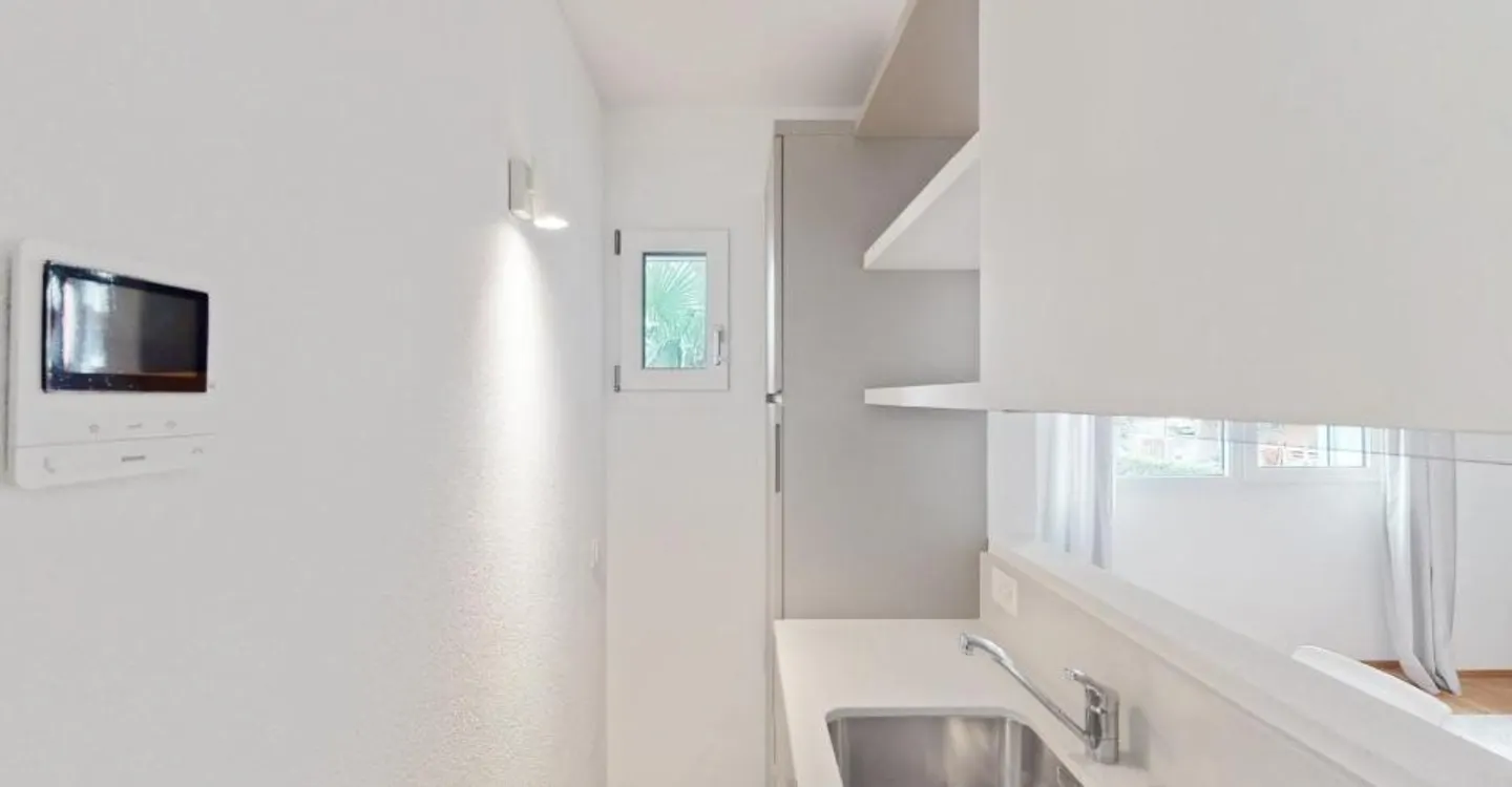 Prête à vivre : solution meublée avec terrasse à deux pas de Lugano - Foto 3 di 6