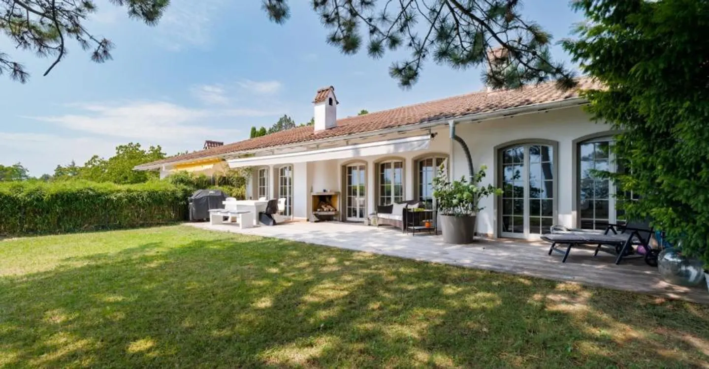 Villa d'exception avec vue - Photo 1 sur 13