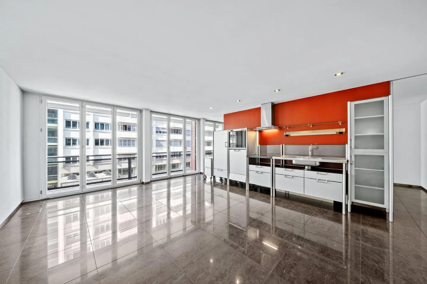 Appartement de style loft dans un quartier urbain animé - Photo 3 sur 8
