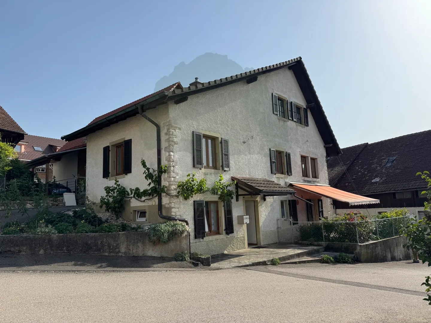 Charmantes Familienhaus mit freiem Blick in Chevenez - Foto 1 von 14