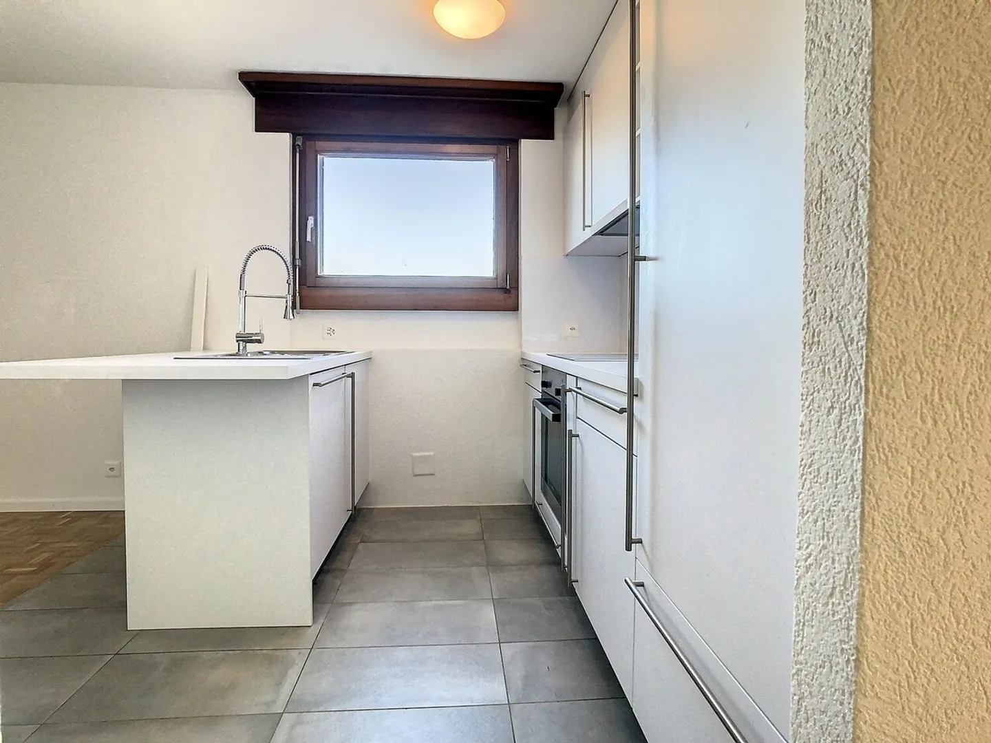 Charmant Appartement Rénové - Photo 4 sur 13