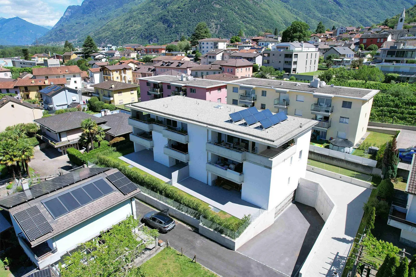 New apartment with large garden and spacious terrace - Photo 1 of 18