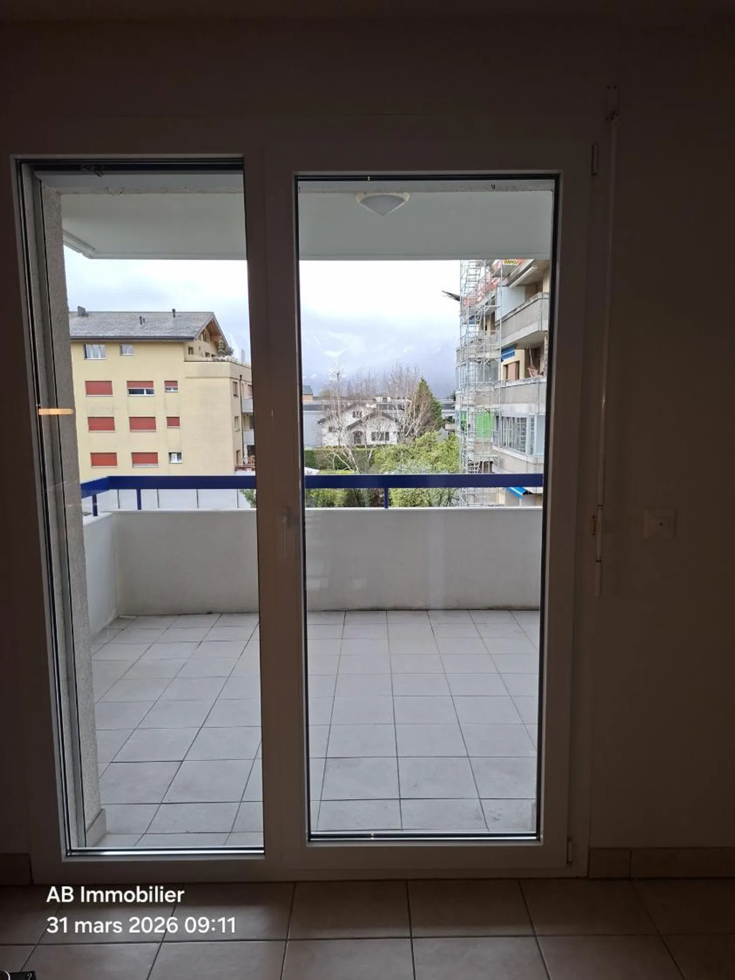 Apartment - Photo 3 of 8