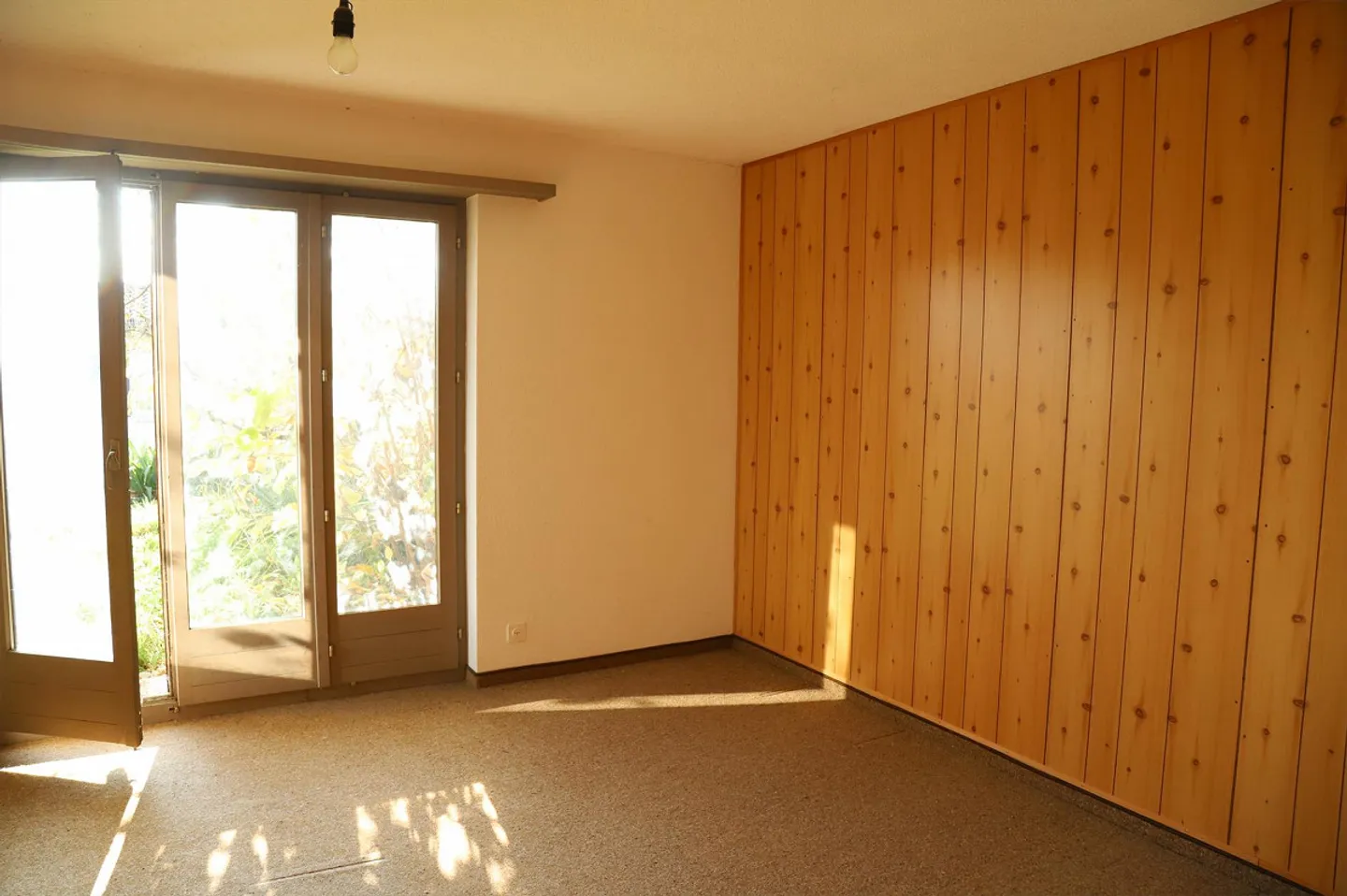 Charming 5.5 Room Single-Family House (Semi-Detached) - Photo 2 of 7