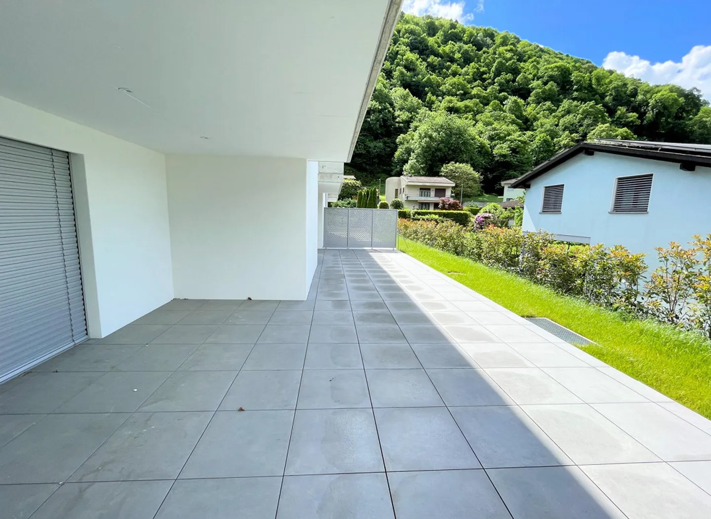 New apartment with large garden and spacious terrace - Photo 6 of 18