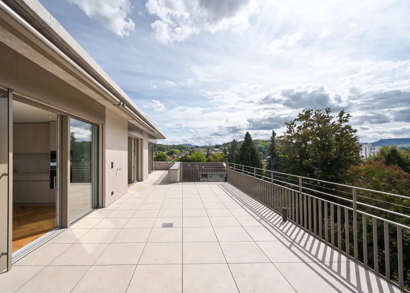SKY RESIDENCE. ARCHITECTURE. FLEXIBILITY. - Photo 4 of 15
