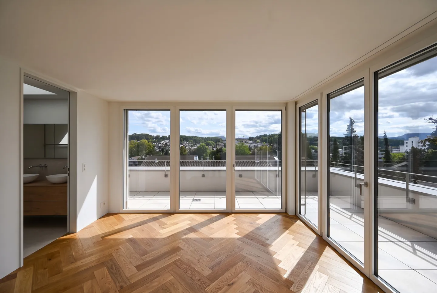 SKY RESIDENCE. ARCHITECTURE. FLEXIBILITY. - Photo 7 of 15