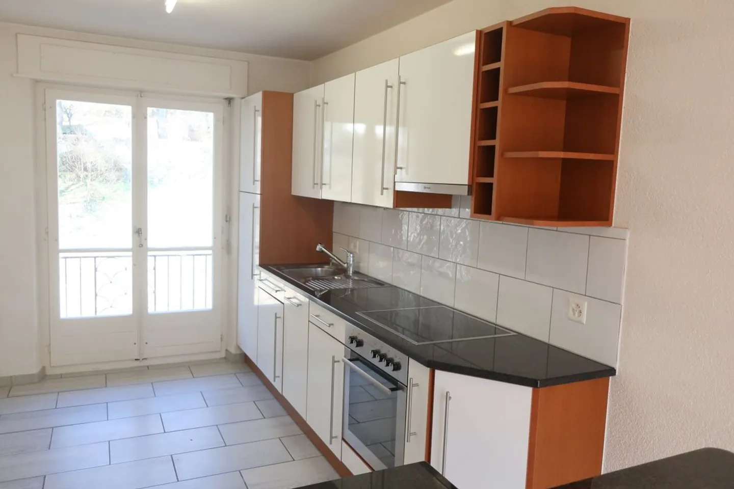 Charming apartment with 3 rooms on the 1st floor - Photo 1 of 3