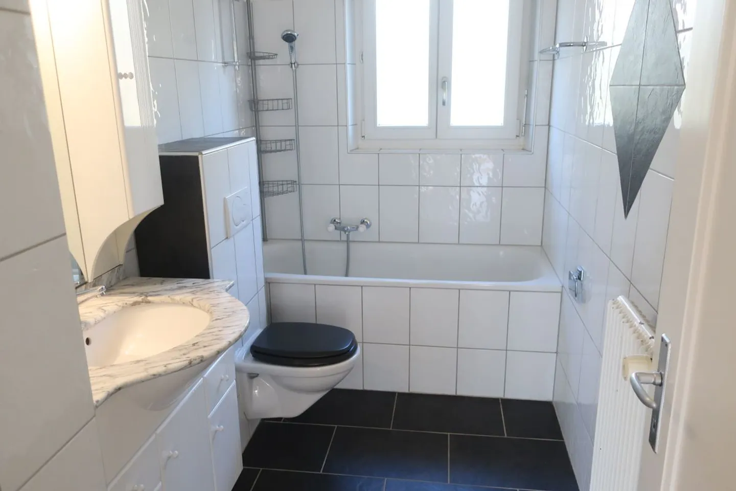 Charming apartment with 3 rooms on the 1st floor - Photo 3 of 3