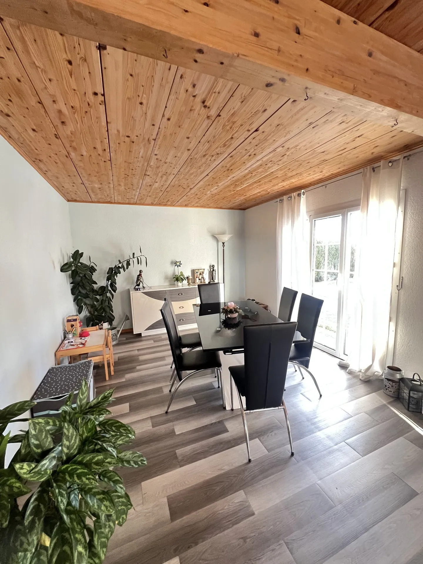 Detached villa with 6.5 rooms and large garden - Photo 5 of 8