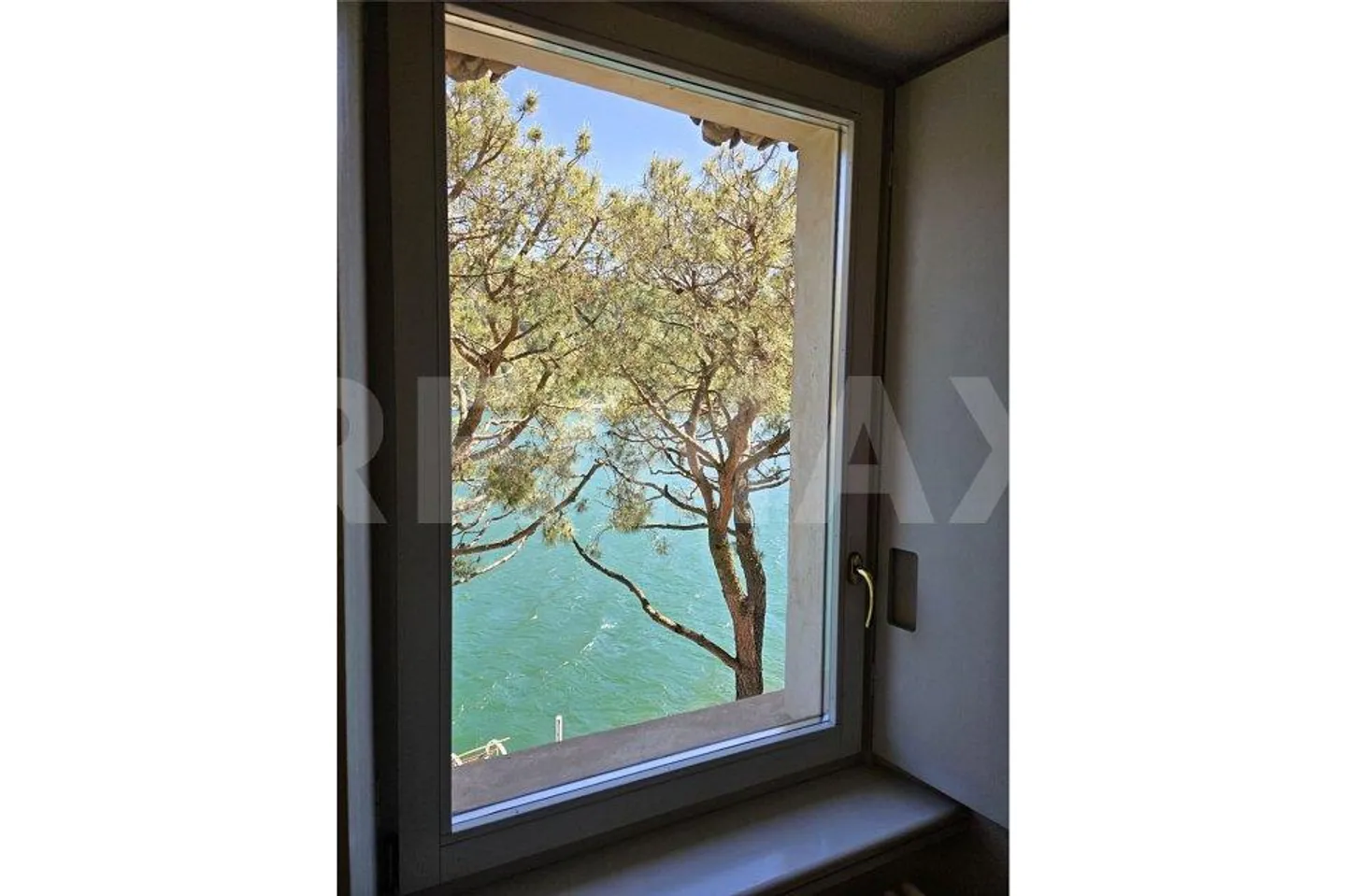 Appartamento affascinante di 2½ locali con vista mozzafiato sul lago nel cuore di Morcote - Foto 2 di 13