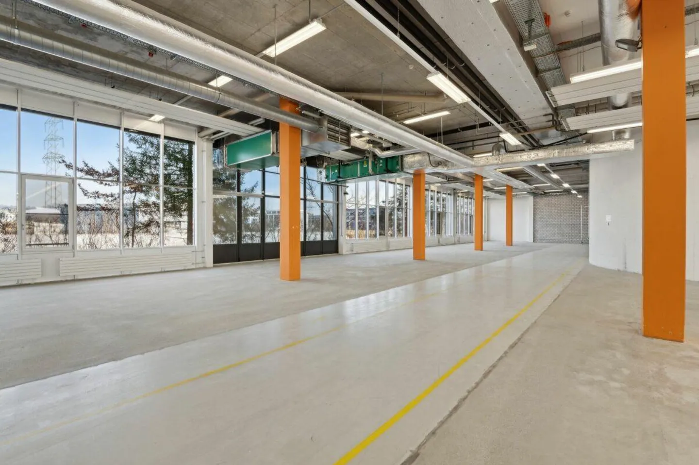 2,70m² di spazi commerciali moderni e di alta qualità al piano terra - Foto 2 di 11