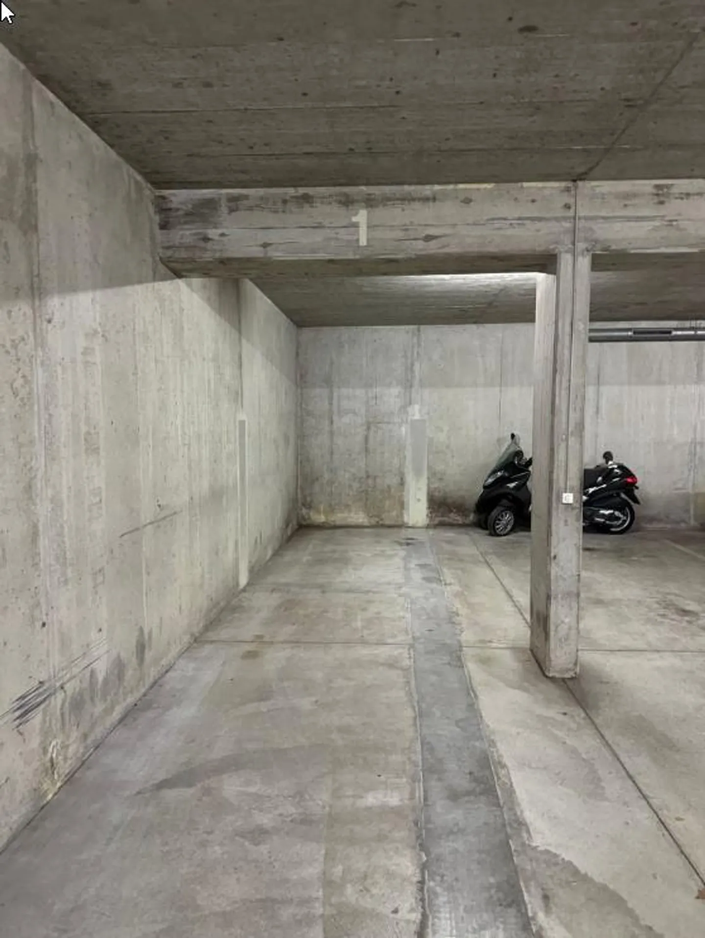 🚗2x Places de Parking en Sous-Sol à Bottmingen – Central, Bien Entretenu & Proche des Transports Publics 🚗 - Photo 2 sur 3