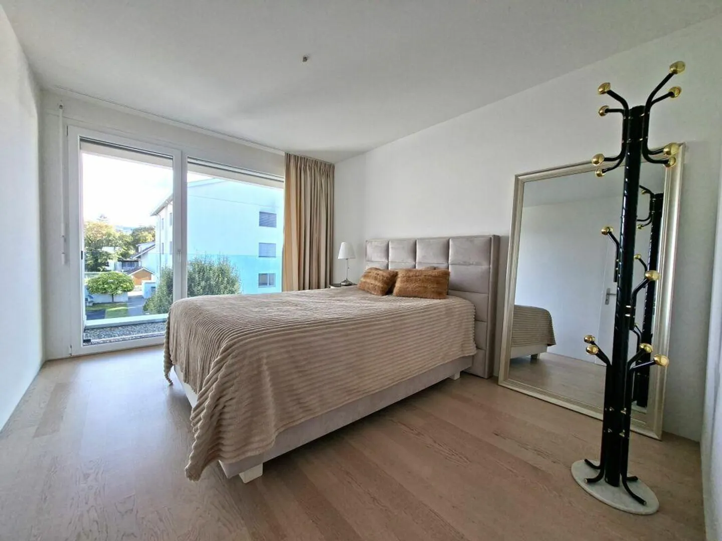 Unique 5.5-room penthouse apartment with a view of greenery - Photo 5 of 10