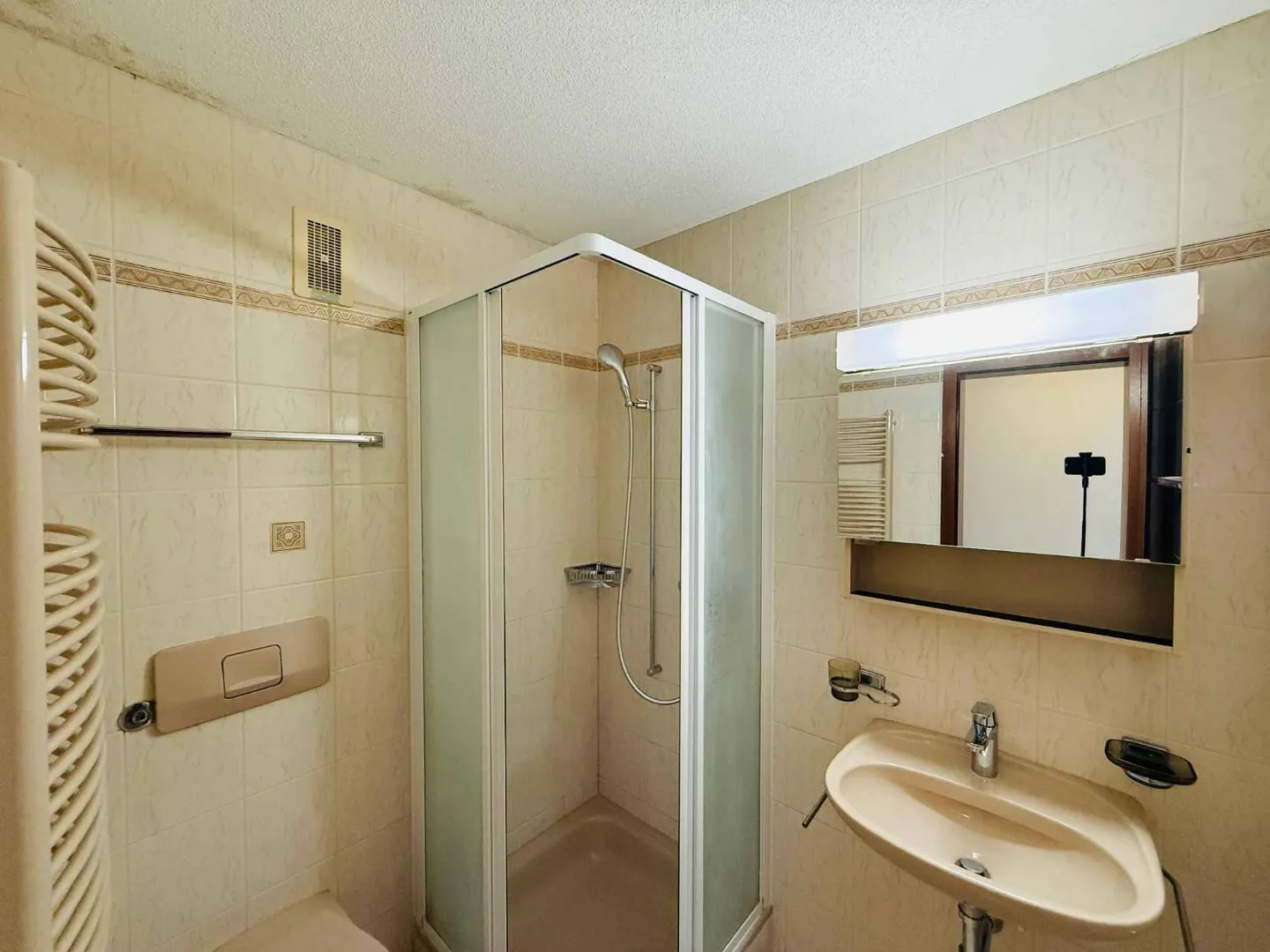 5.5-room apartment with large terrace in a green setting - Photo 7 of 8