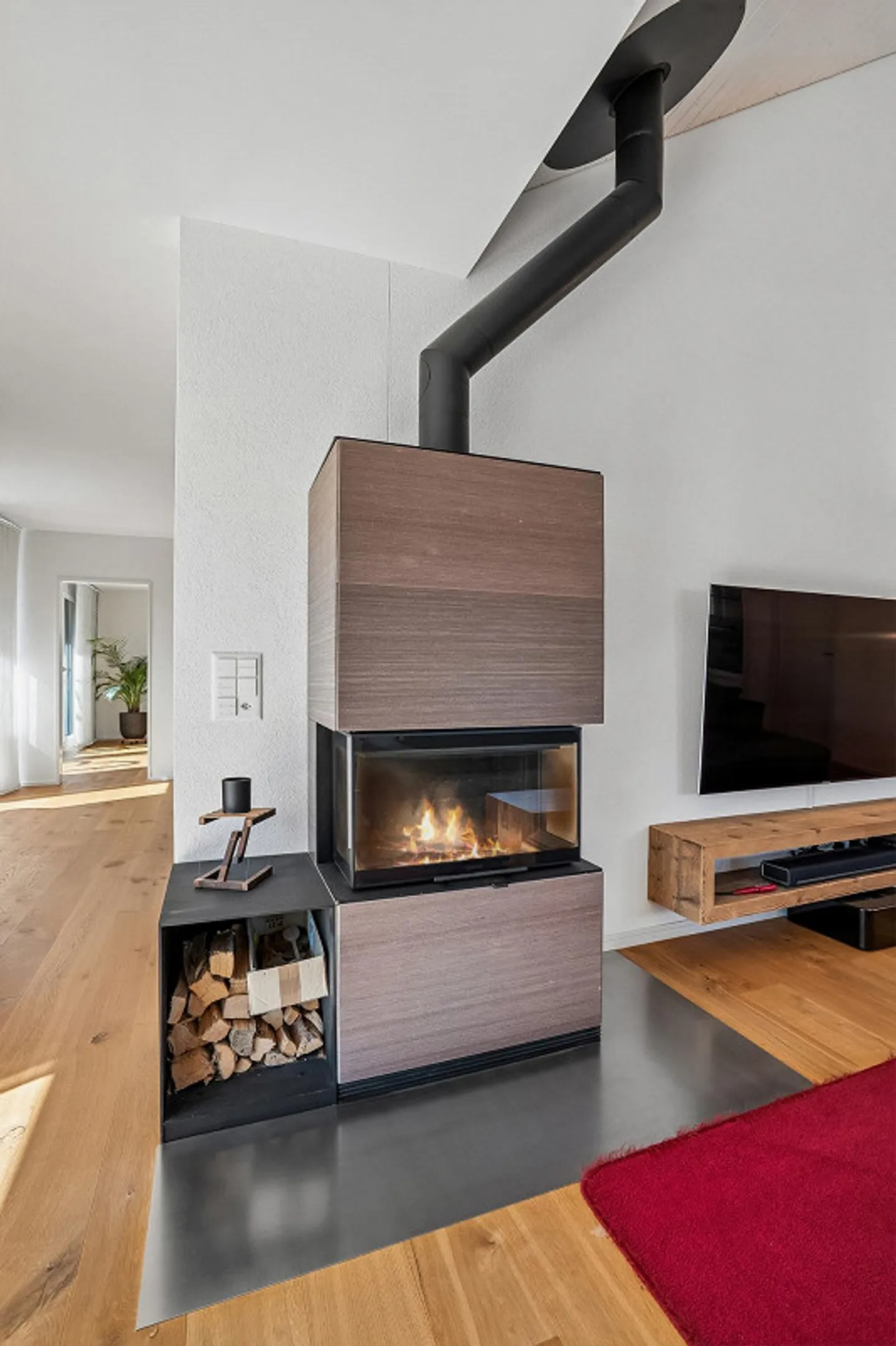 Exclusive 4 1/2 Room Penthouse with Large Sun Terrace - Photo 4 of 11