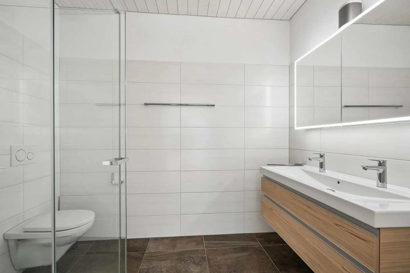 Exclusive 4 1/2 Room Penthouse with Large Sun Terrace - Photo 9 of 11