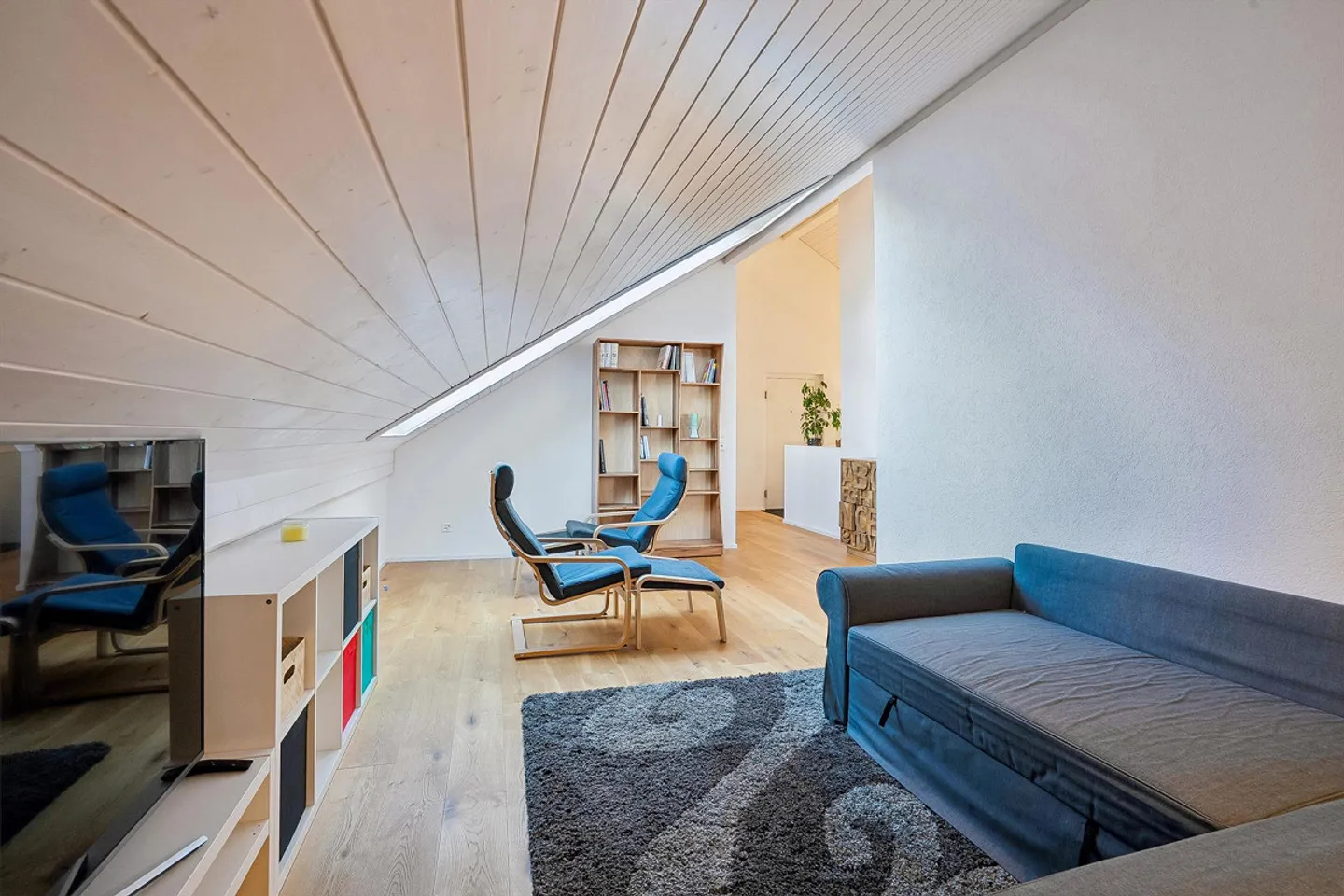 Exclusive 4 1/2 Room Penthouse with Large Sun Terrace - Photo 10 of 11