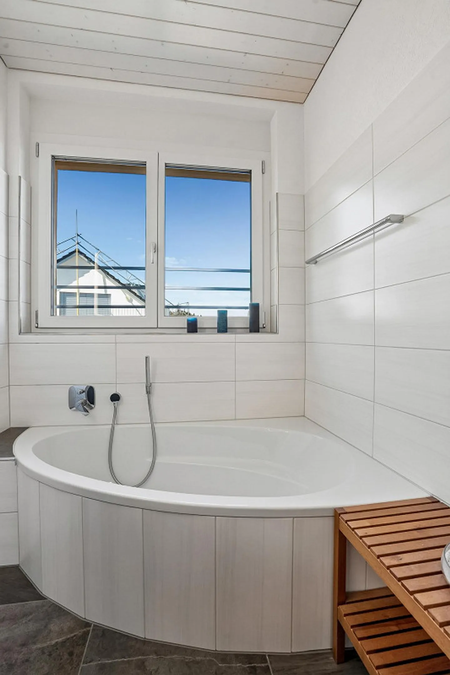 Exclusive 4 1/2 Room Penthouse with Large Sun Terrace - Photo 11 of 11